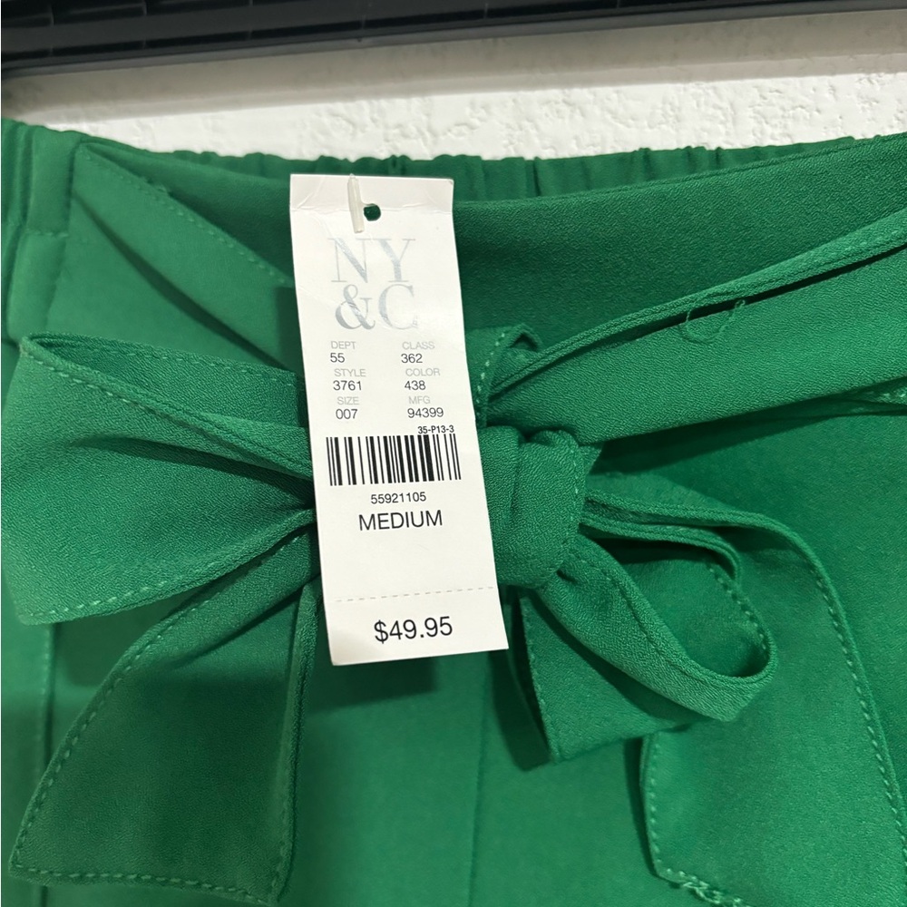 Brand New
New York & Company green shorts, Medium